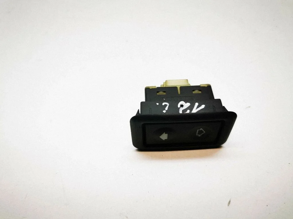 Electric window control switch 8368943