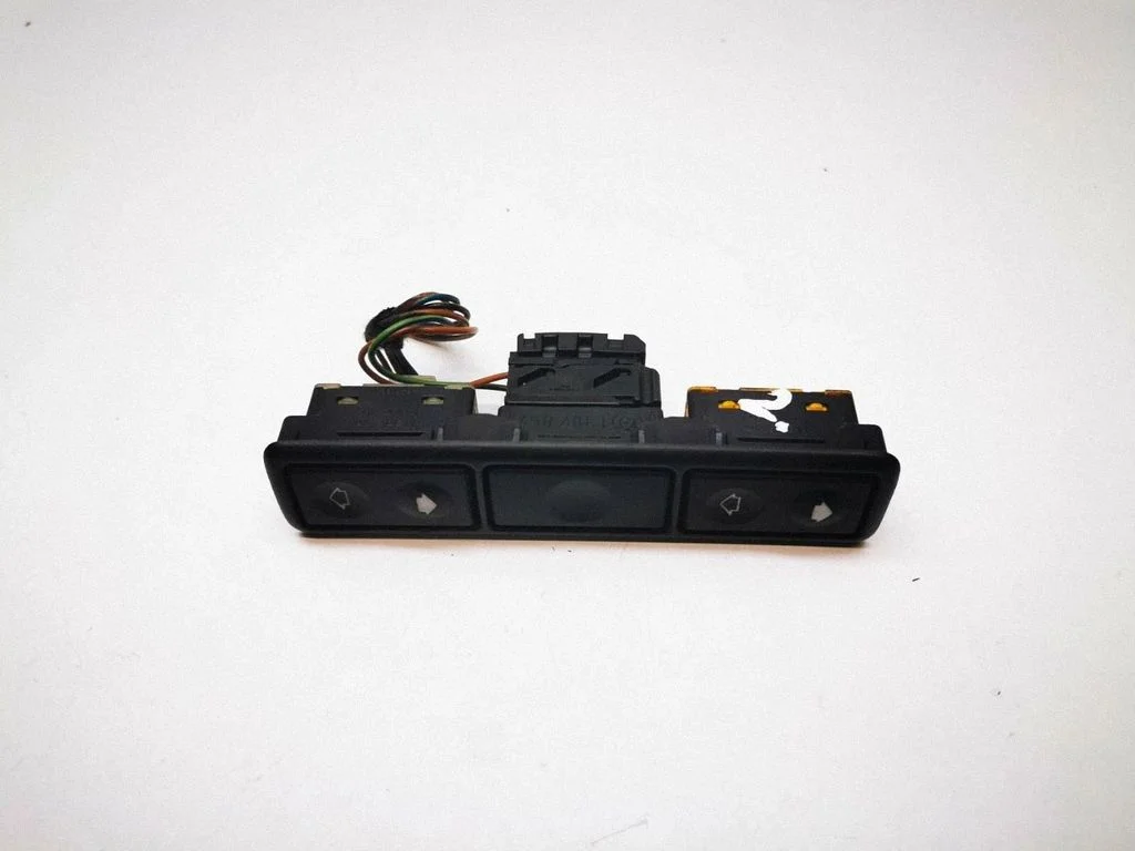 Electric window control switch 8368941