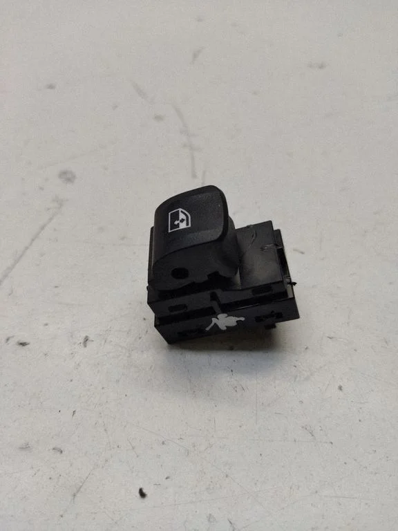 Elektrisko logu slēdzis 7950756