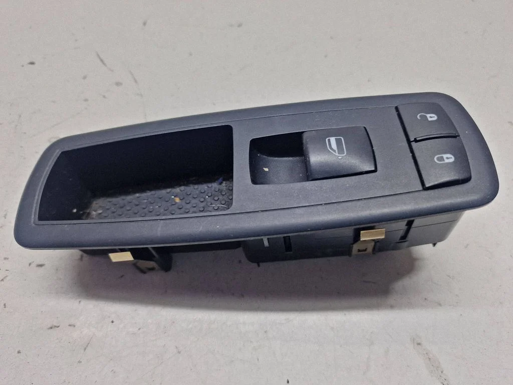 Electric window control switch 04602544ae