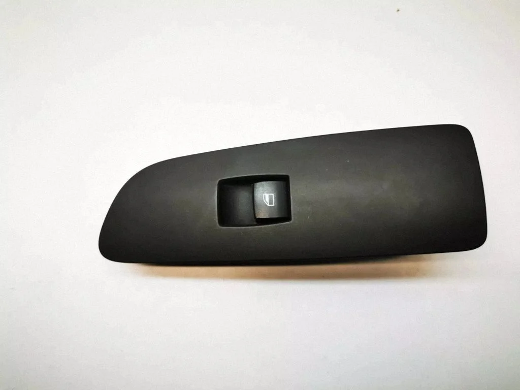 Electric window control switch – BMW 1 Series E82 E88 (2007-2014)