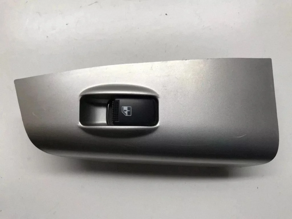 Electric window control switch – KIA Sportage (2005-2010)