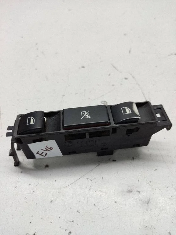 Electric window control switch 8381518