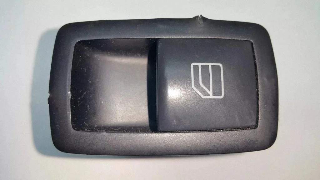 Elektriaknate lüliti A2518200510