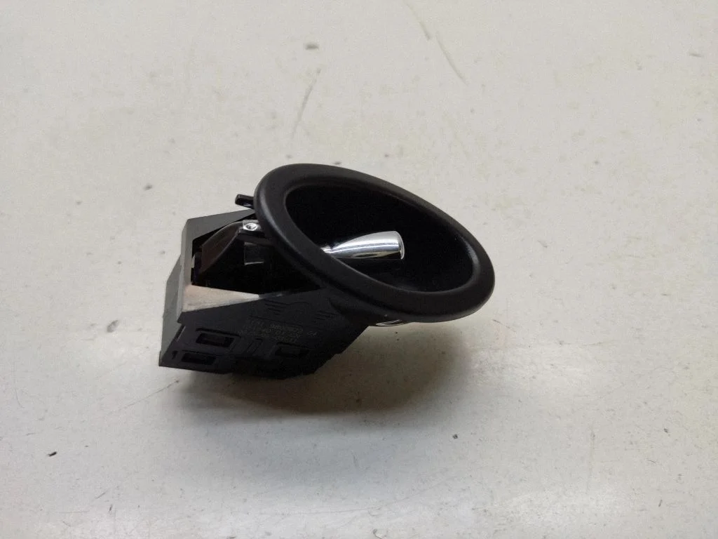 Electric window control switch 9800972
