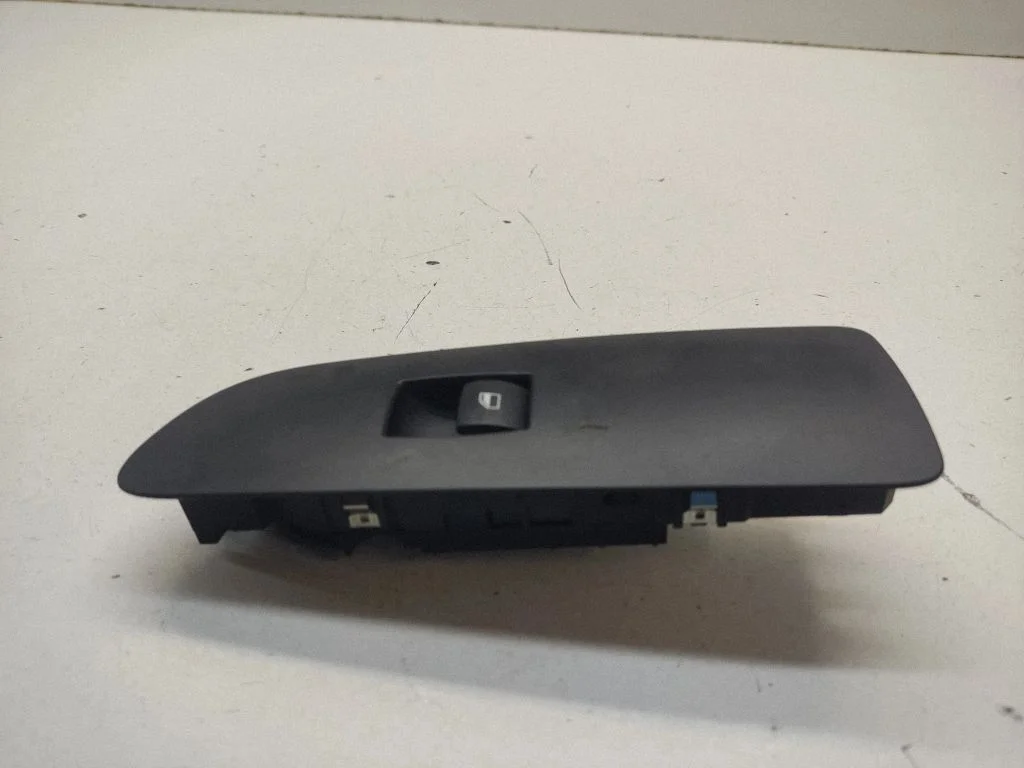 Electric window control switch – BMW 1 Series E81 E87 (2004-2011)