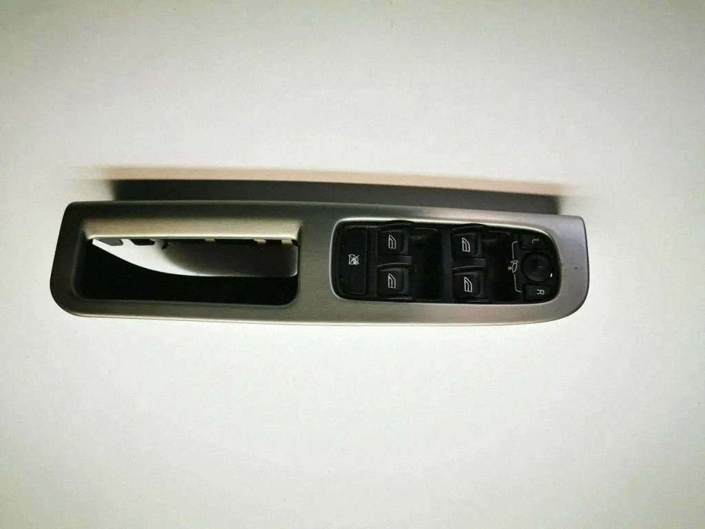 Elektrisko logu slēdzis 30773211