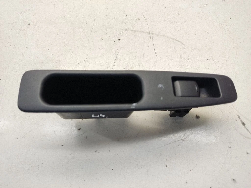 Electric window control switch 25411JD000