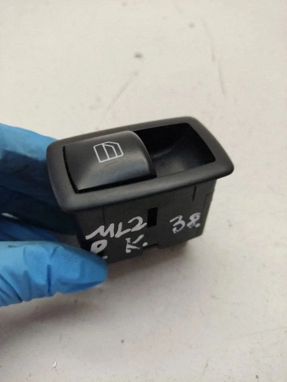 Elektrisko logu slēdzis A2518200510