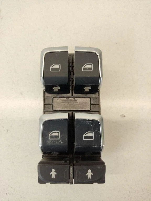 Przełącznik szyb elektrycznych 4H0959851E