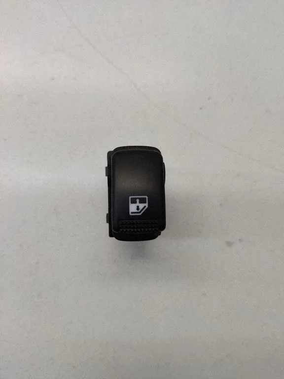 Electric window control switch – KIA Sportage (2005-2010)