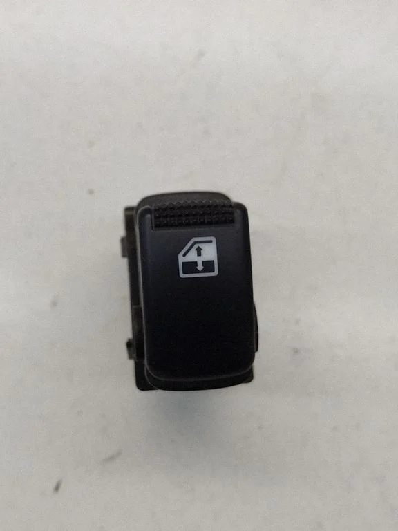 Electric window control switch – KIA Sportage (2005-2010)