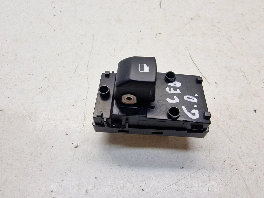Electric window control switch – KIA Ceed (2018-)