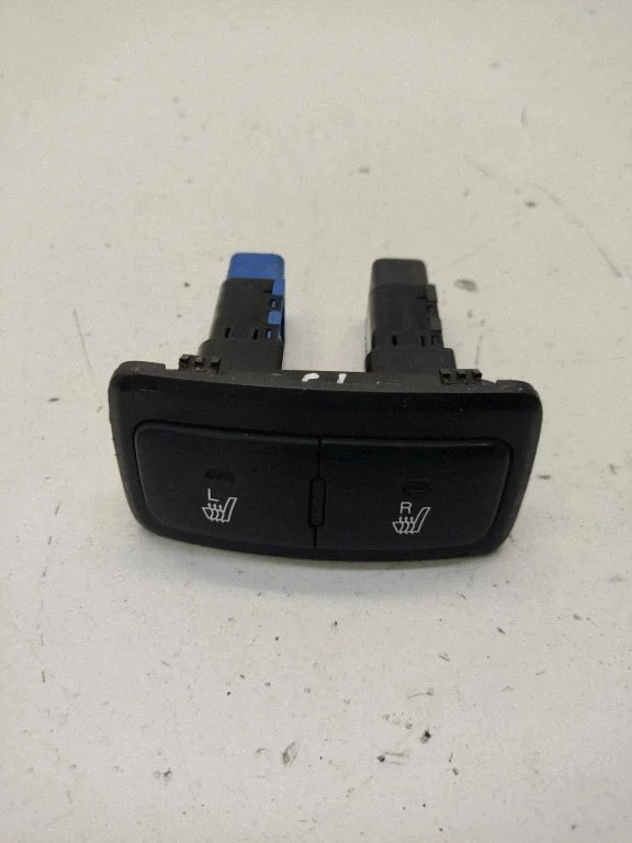 Seat heating switch – KIA Sportage (2005-2010)