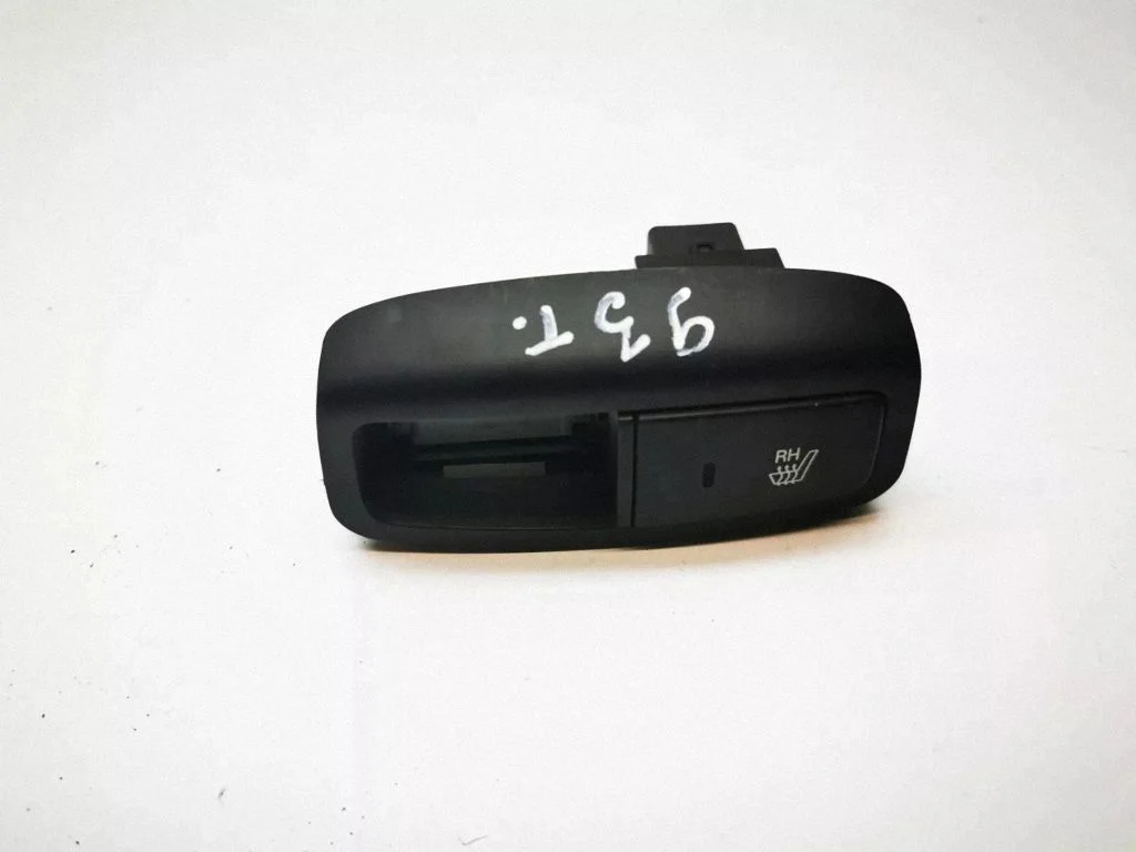 Seat heating switch 933212E000