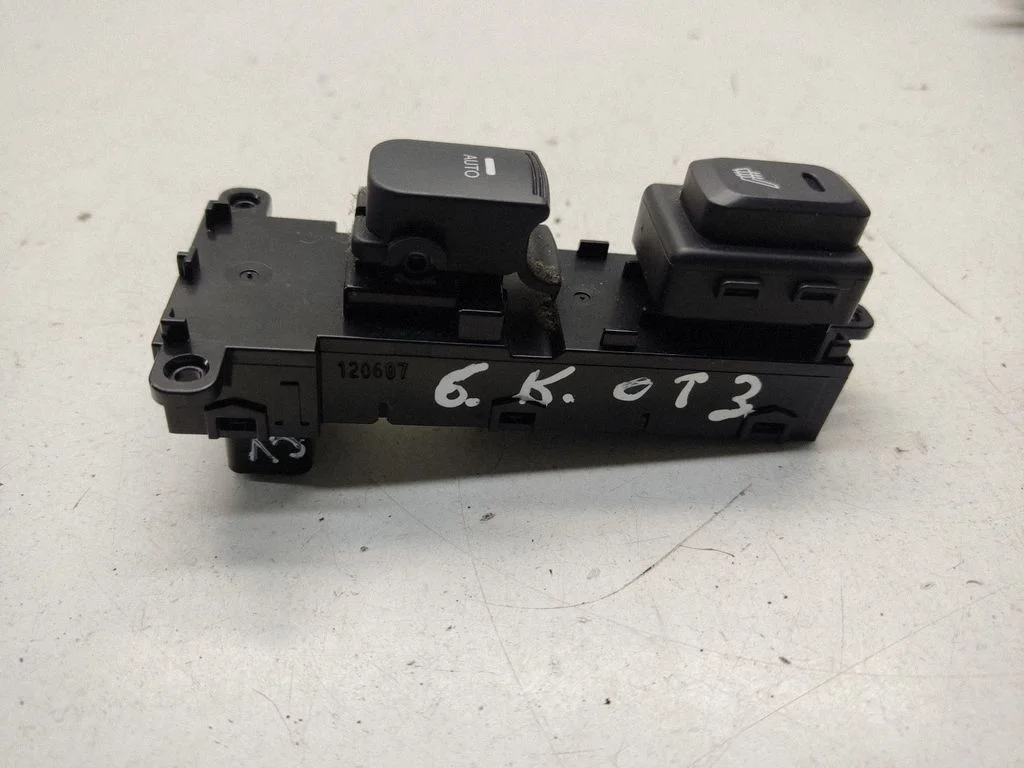 Seat heating switch – KIA Optima (2010-2015)