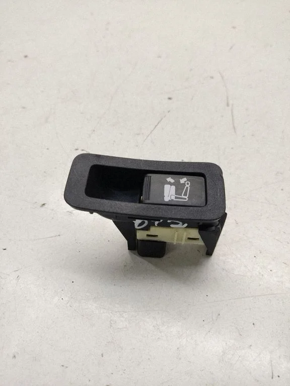 Seat control switch 8610A048
