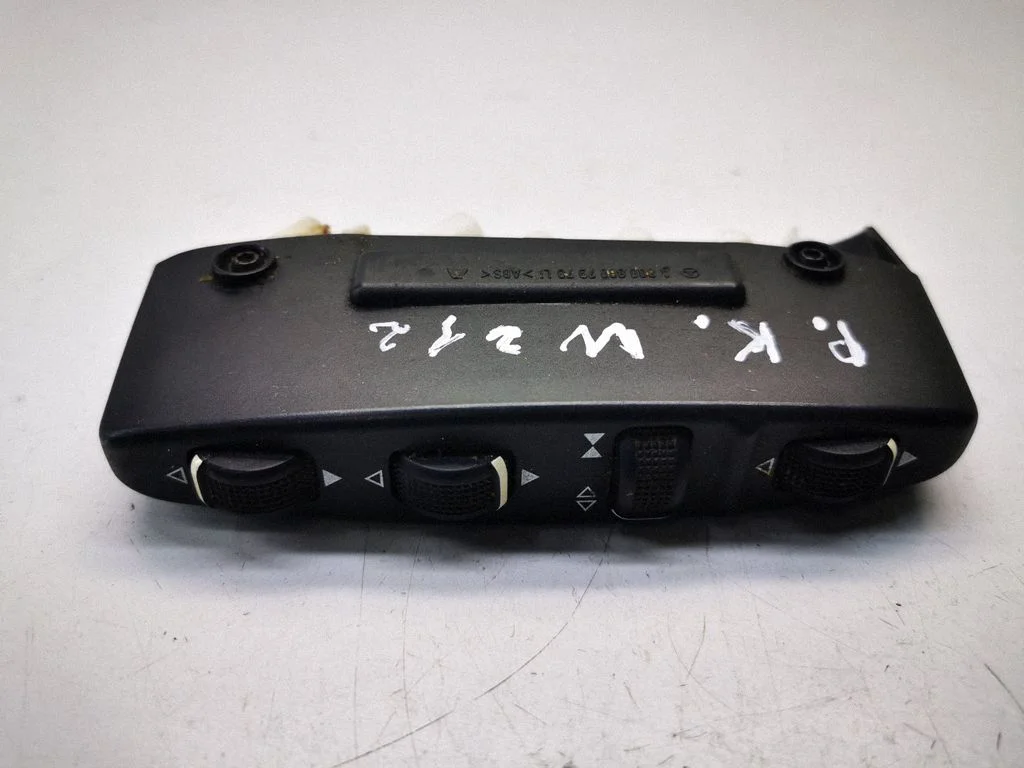 Seat control switch – Mercedes-Benz E-Class W212 (2009-2016)