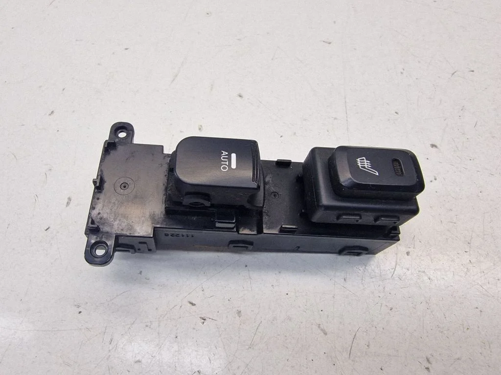 Seat heating switch – KIA Optima (2010-2015)