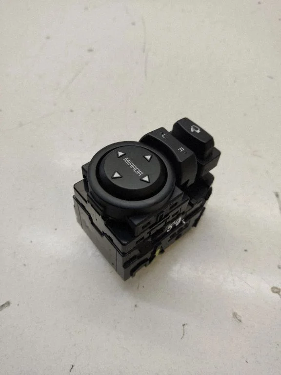 Wing mirror switch 4D64801160