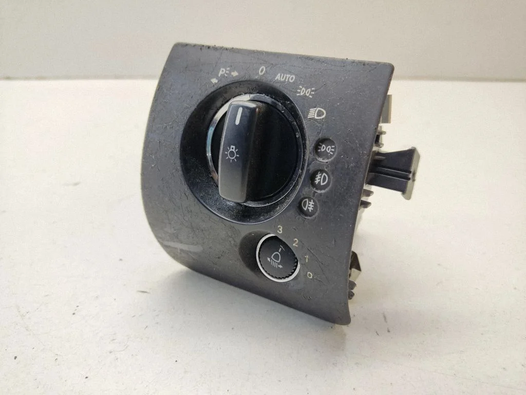 Light switch – Mercedes-Benz ML-Class W164 (2005-2011)