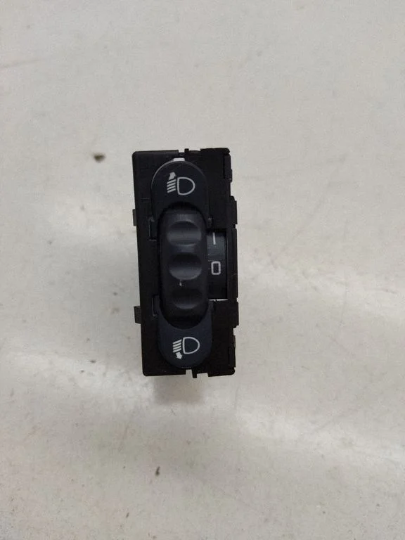 Headlight level height control switch 8200060042