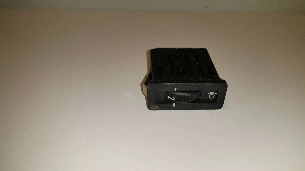 Headlight level height control switch 8357368