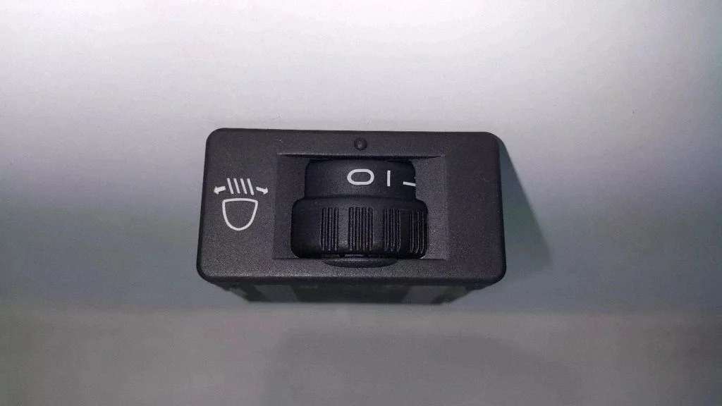 Headlight level height control switch – Citroen C4 I (2004-2010)