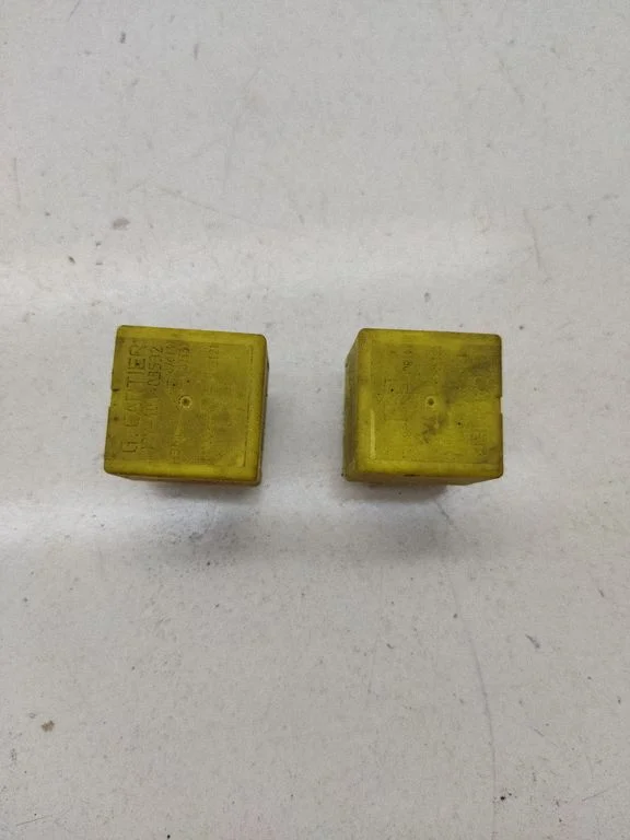 Other relay 12V40A03532