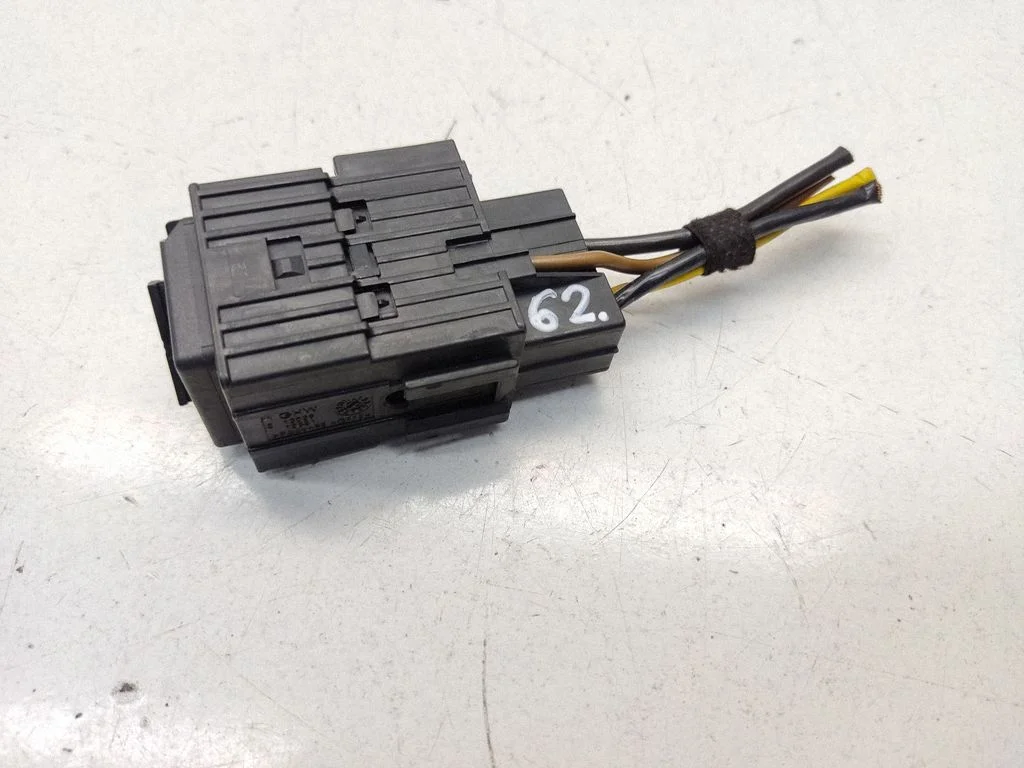 Other relay 8380420