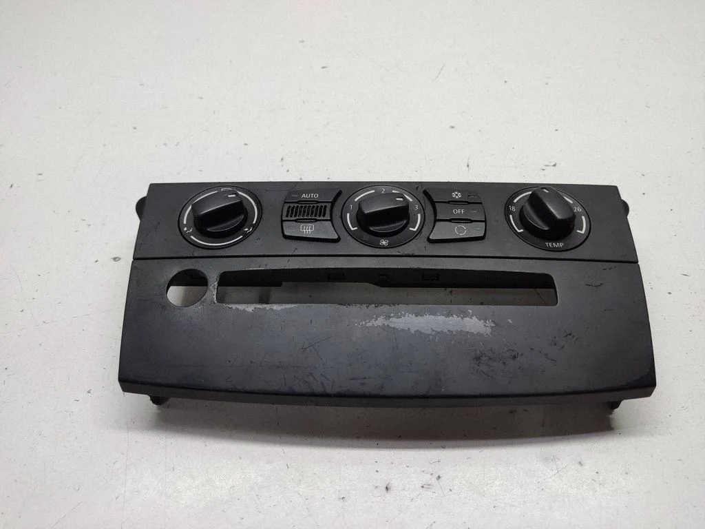 Panel sterowania klimatyzacją / nawiewem 9122396