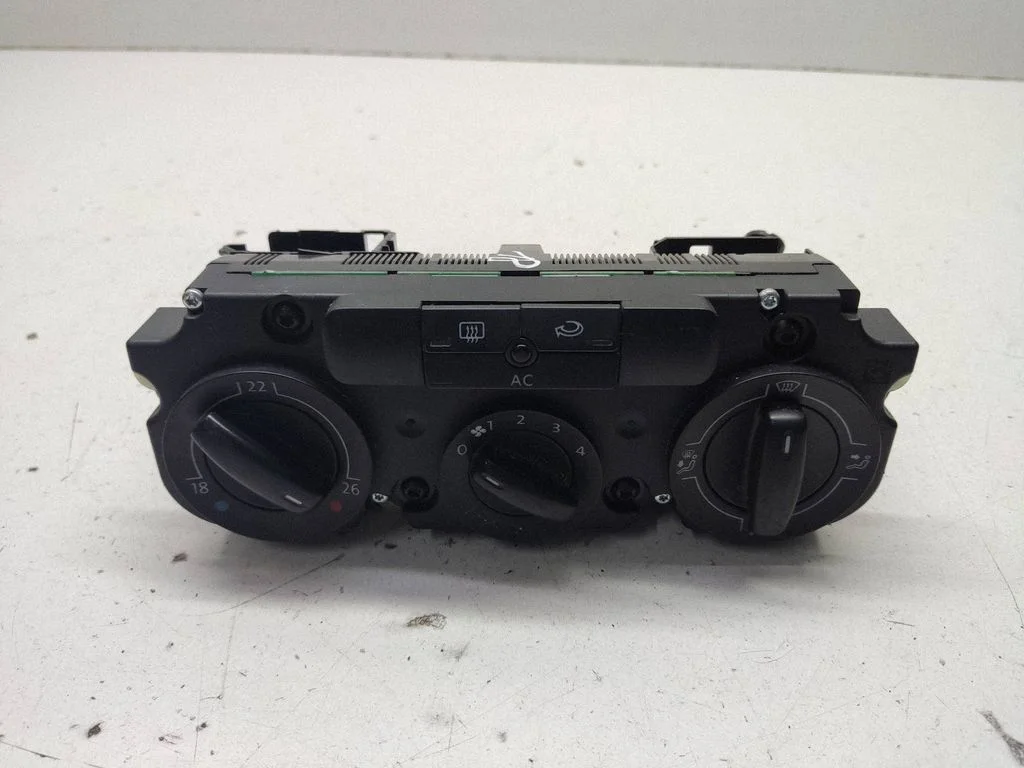 Gaisa kondicioniera/klimata/sildītāja vadības bloks (salonā) – Volkswagen Golf Plus (2005-2013)
