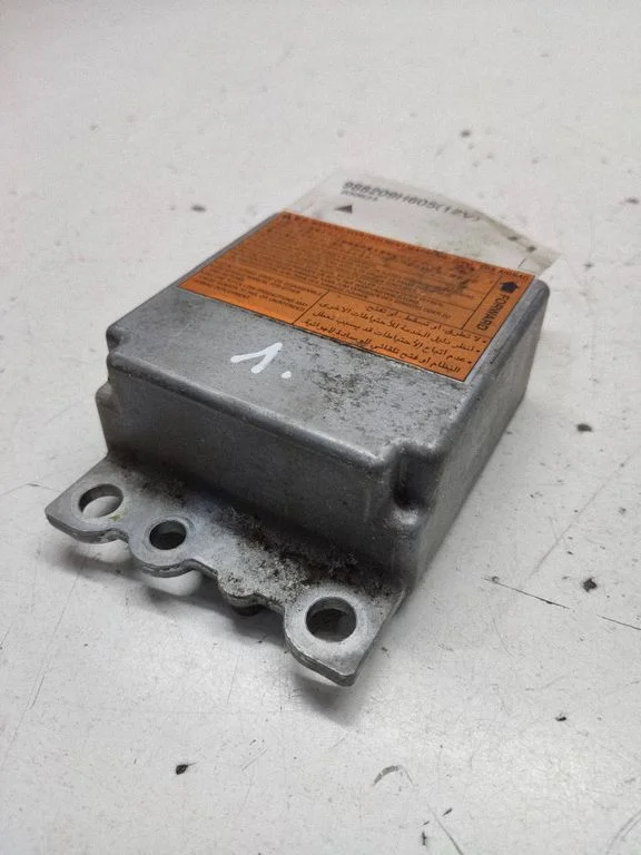 Airbag control unit/module – Nissan X-Trail T30 (2001-2007)