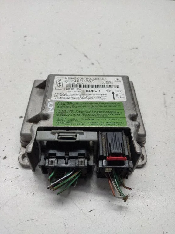 Airbag control unit/module – Mazda 3 I (2003-2006)