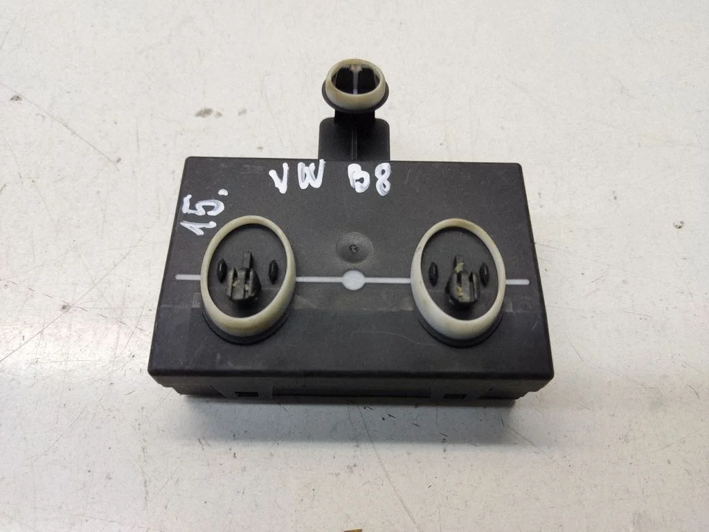 Door control unit/module – Volkswagen Passat CC (2008-2016)