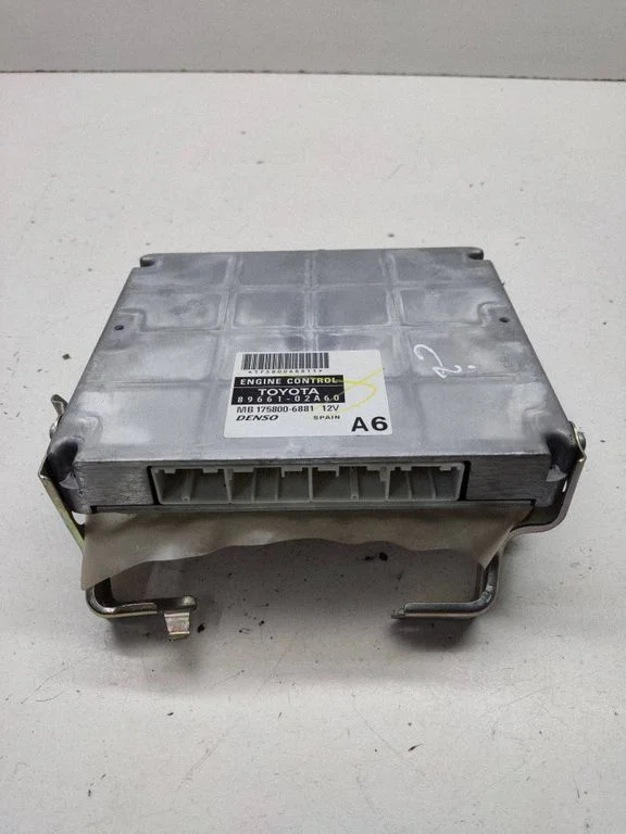 Mootori juhtplokk – Toyota Corolla E120 E130 (2004-2007)