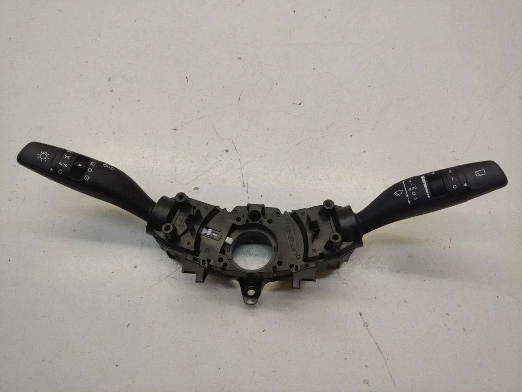 Wiper turn signal indicator stalk/switch 93404D4962