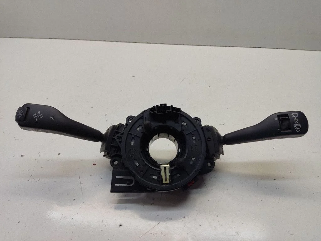 Wiper turn signal indicator stalk/switch 8376445