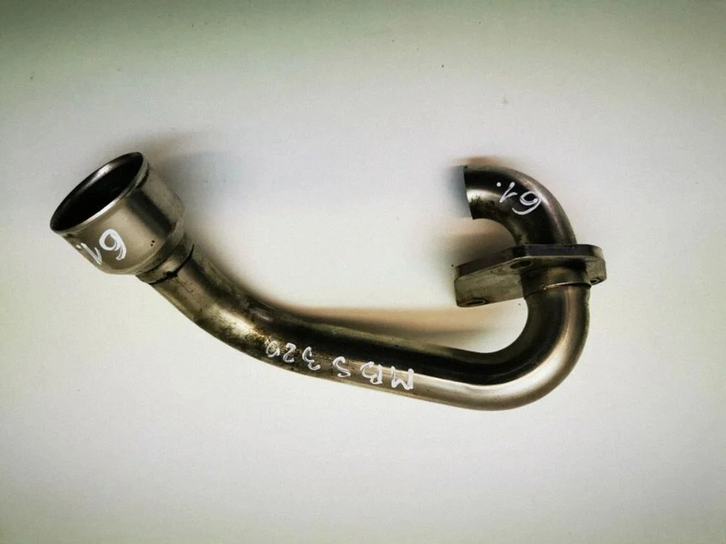 EGR valve line/pipe/hose – front
