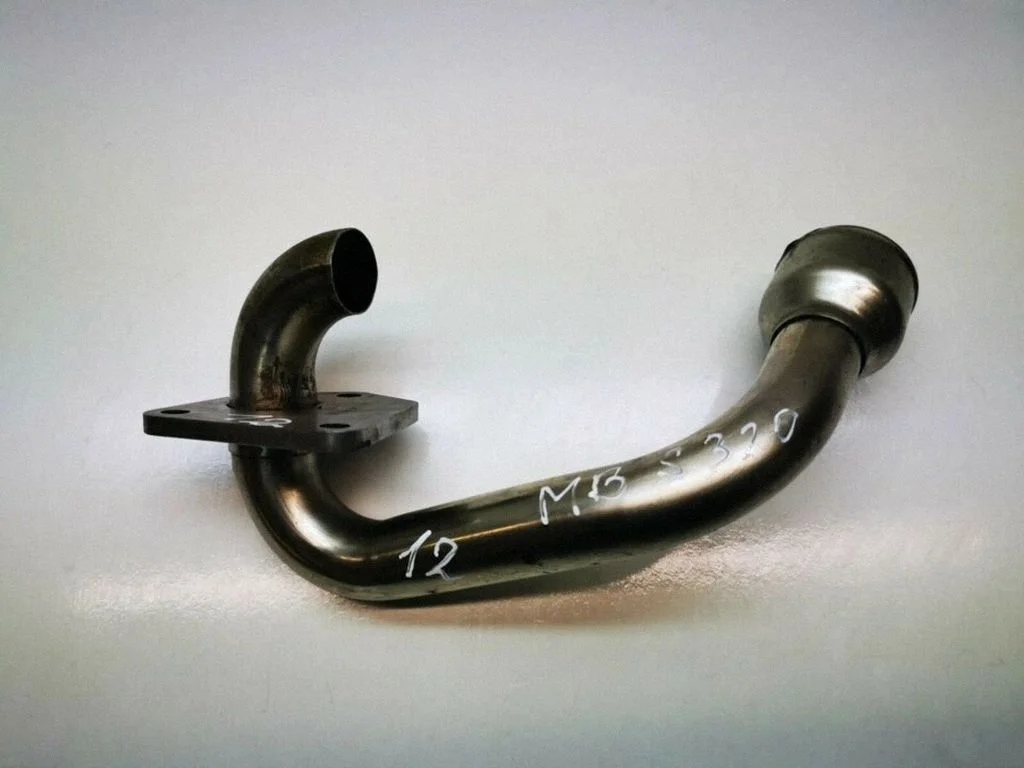 EGR valve line/pipe/hose – front