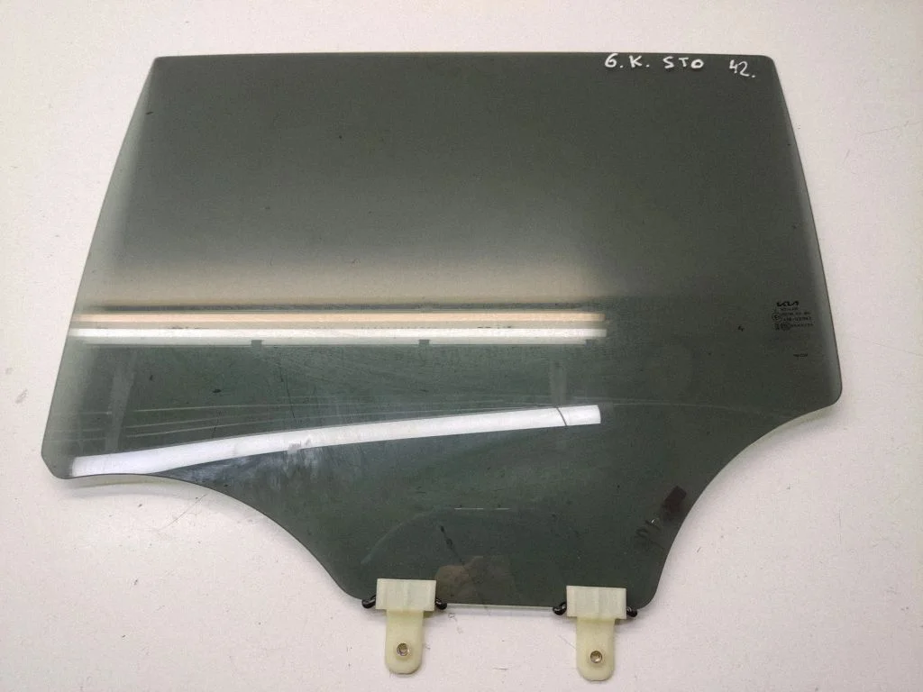 Rear door window glass 43R016943