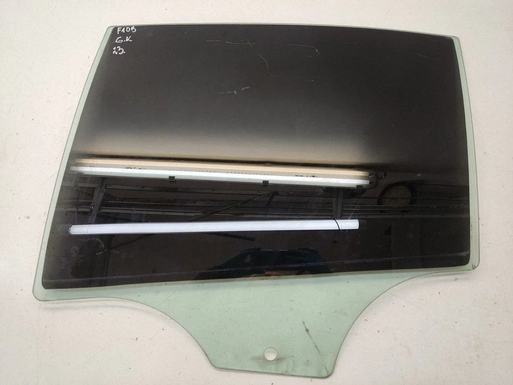 Rear door window glass 43R00049