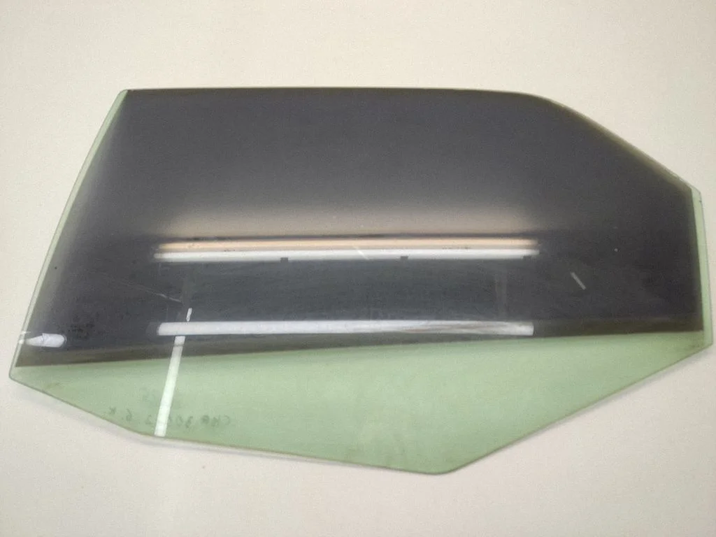 Rear door window glass 43R000262