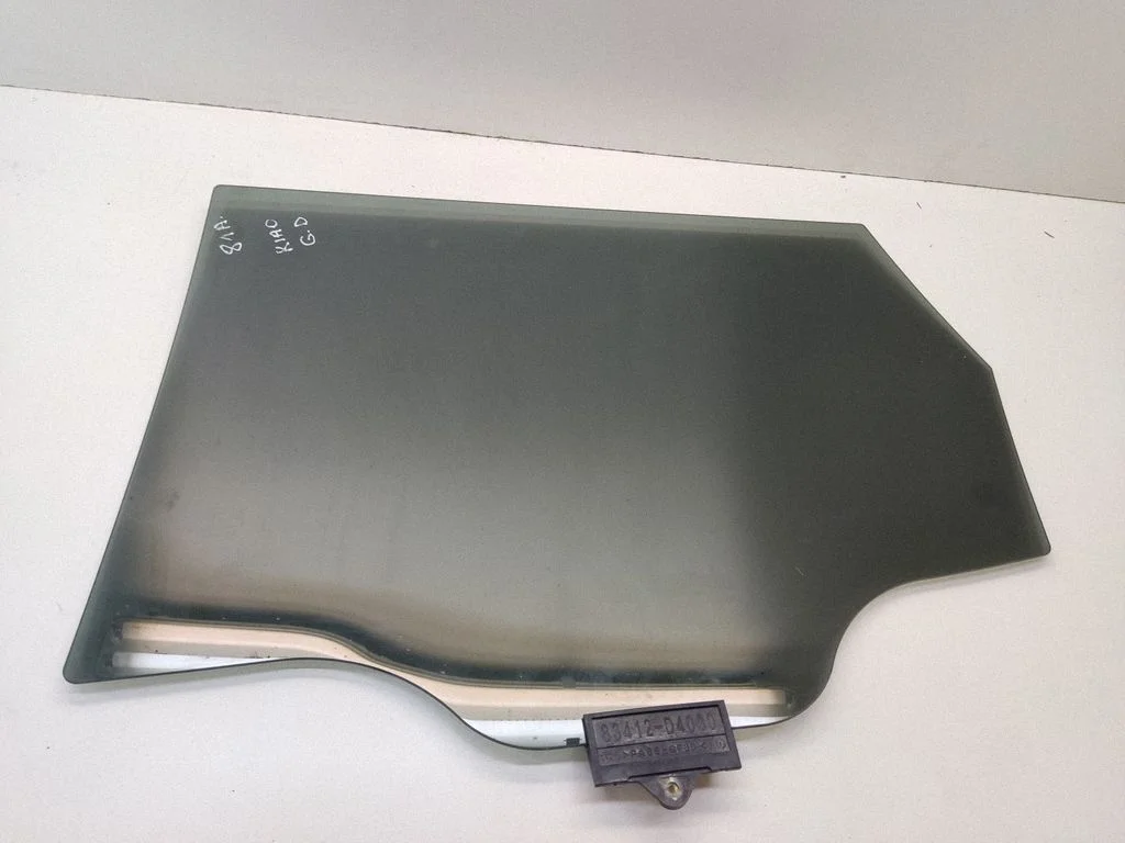 Rear door window glass 43R000385
