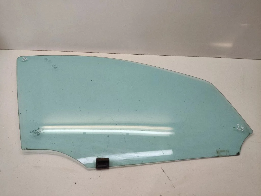 Front door window glass four-door – Mercedes-Benz ML-Class W164 (2005-2011)