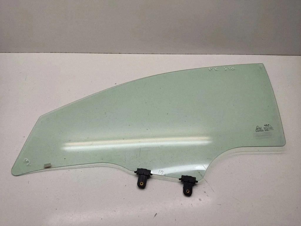 Front door window glass four-door 43R016944