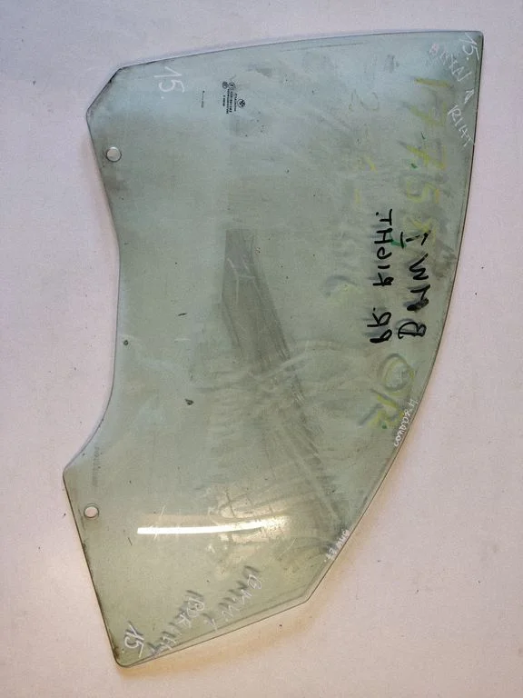 Front door window glass four-door – BMW 1 Series E81 E87 (2004-2011)