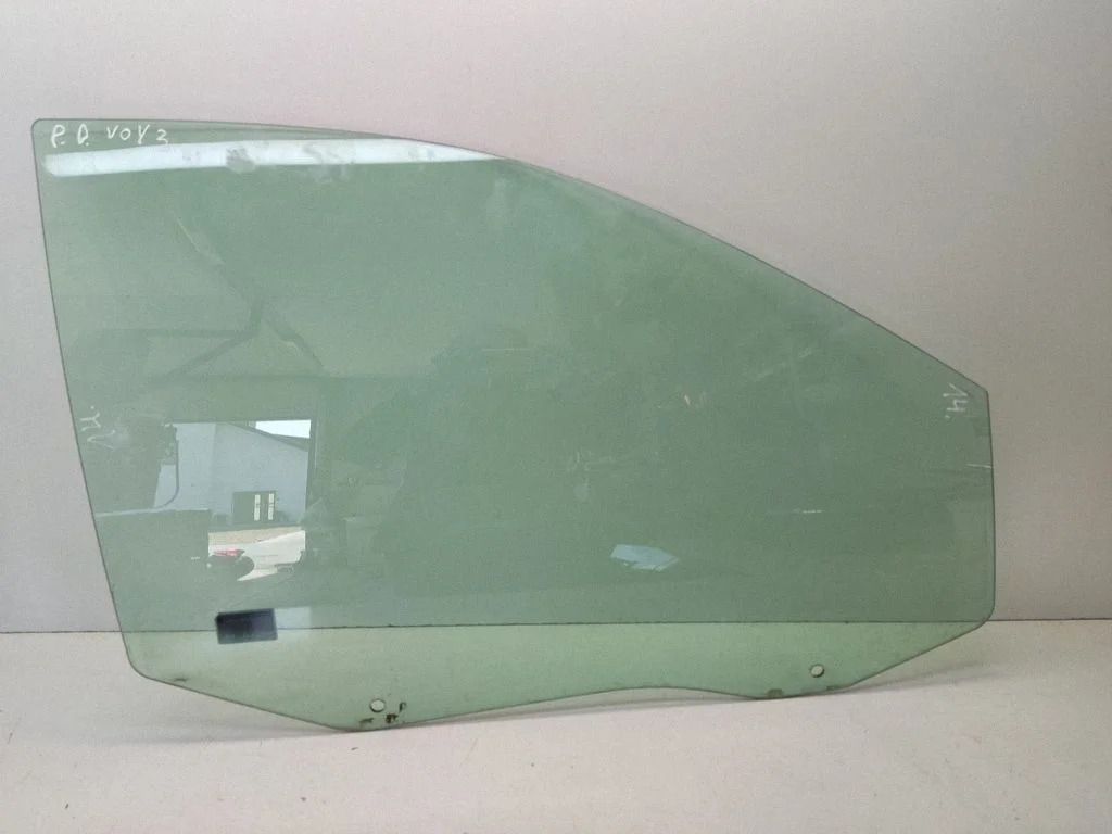 Front door window glass four-door E1143R000263