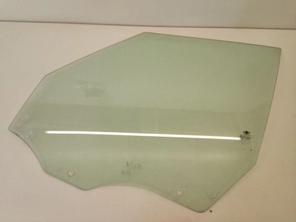 Front door window glass four-door – Mini Cooper Countryman R60 (2011-2016)