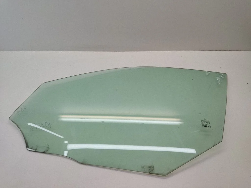 Front door window glass four-door – Mercedes-Benz E-Class W212 (2009-2016)